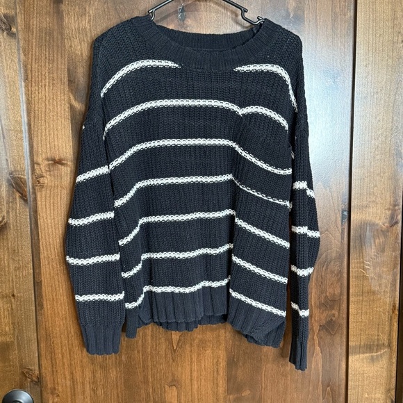 American Eagle Black Knit Sweater White Stripes Size M - Picture 3 of 5
